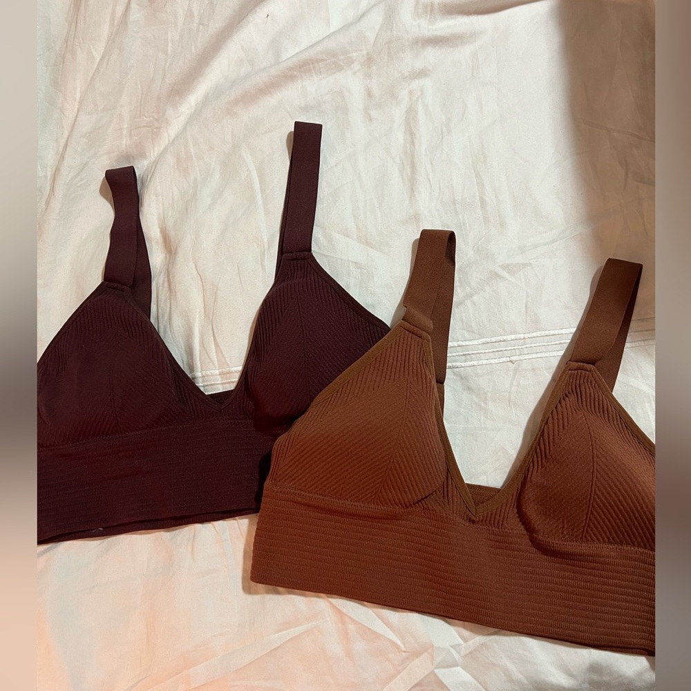 Danskin sports bras